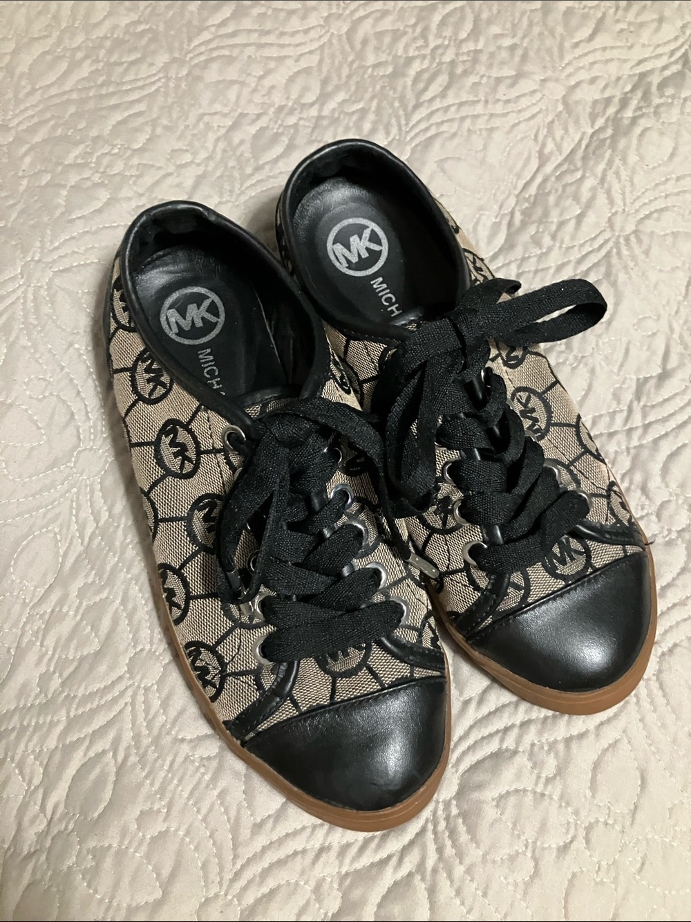 Michael Kors Women’s City Sneakers size 6